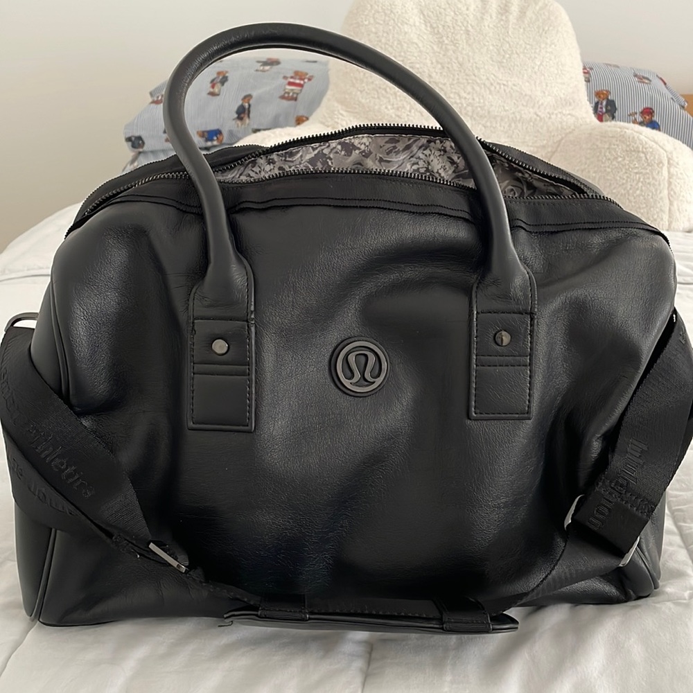 Lululemon duffle bag